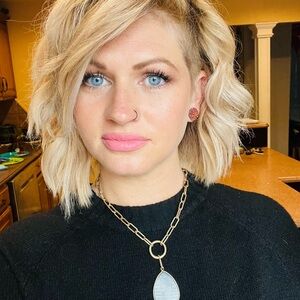 Meet your Posher, Carlee